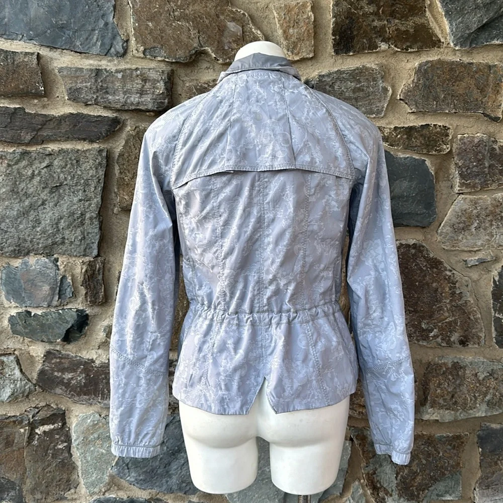 Lululemon Athletica Full Zip Run: Travel to Track Jacket in Fossil Size 6